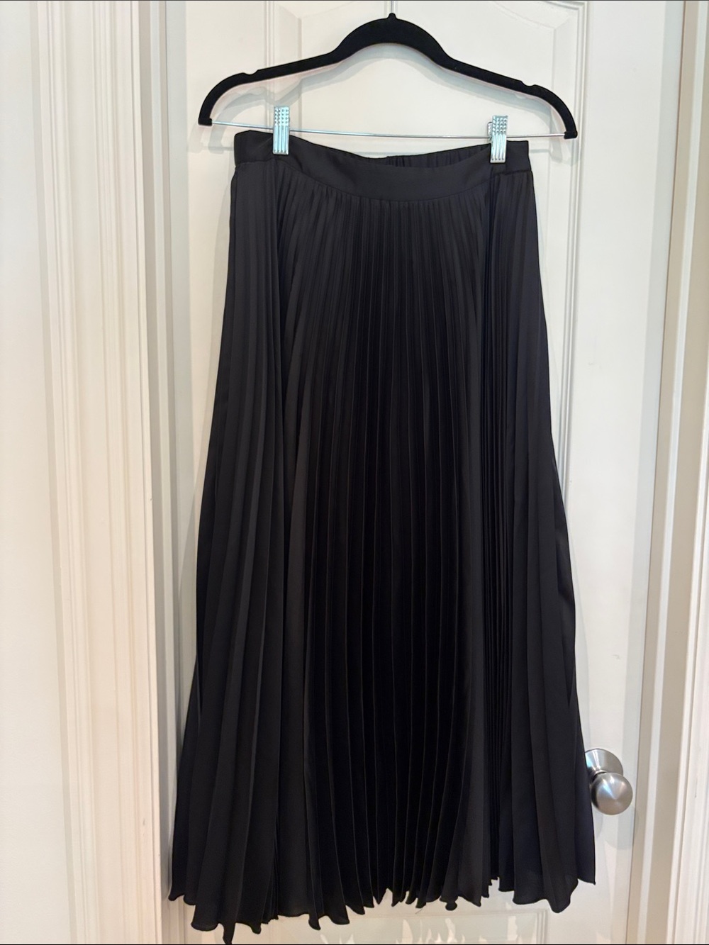 Abercrombie Classic Black Pleated Maxi Skirt